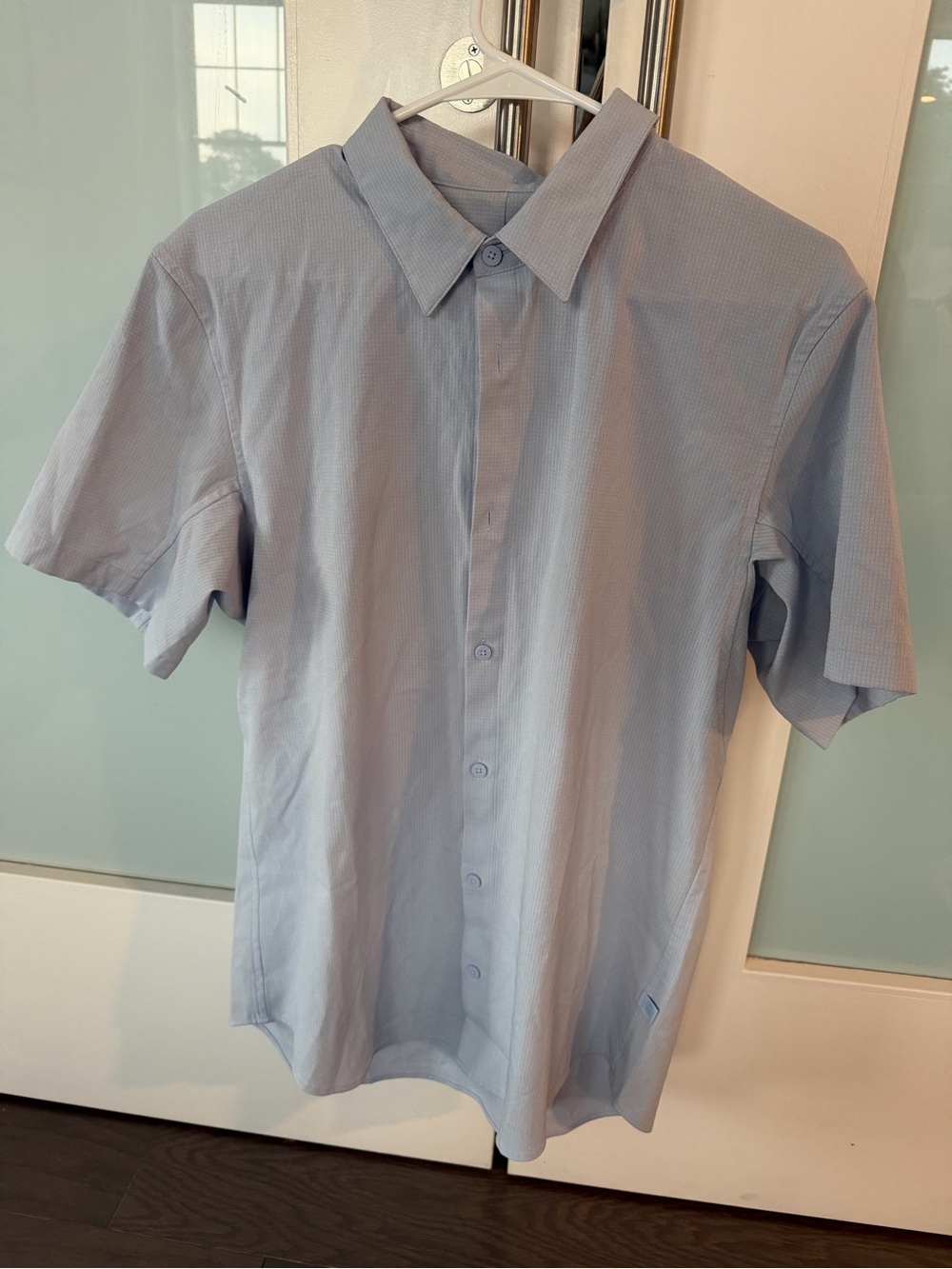 Lulu Lemon - Light Blue Short-Sleeve Men's Button-Up Shirt